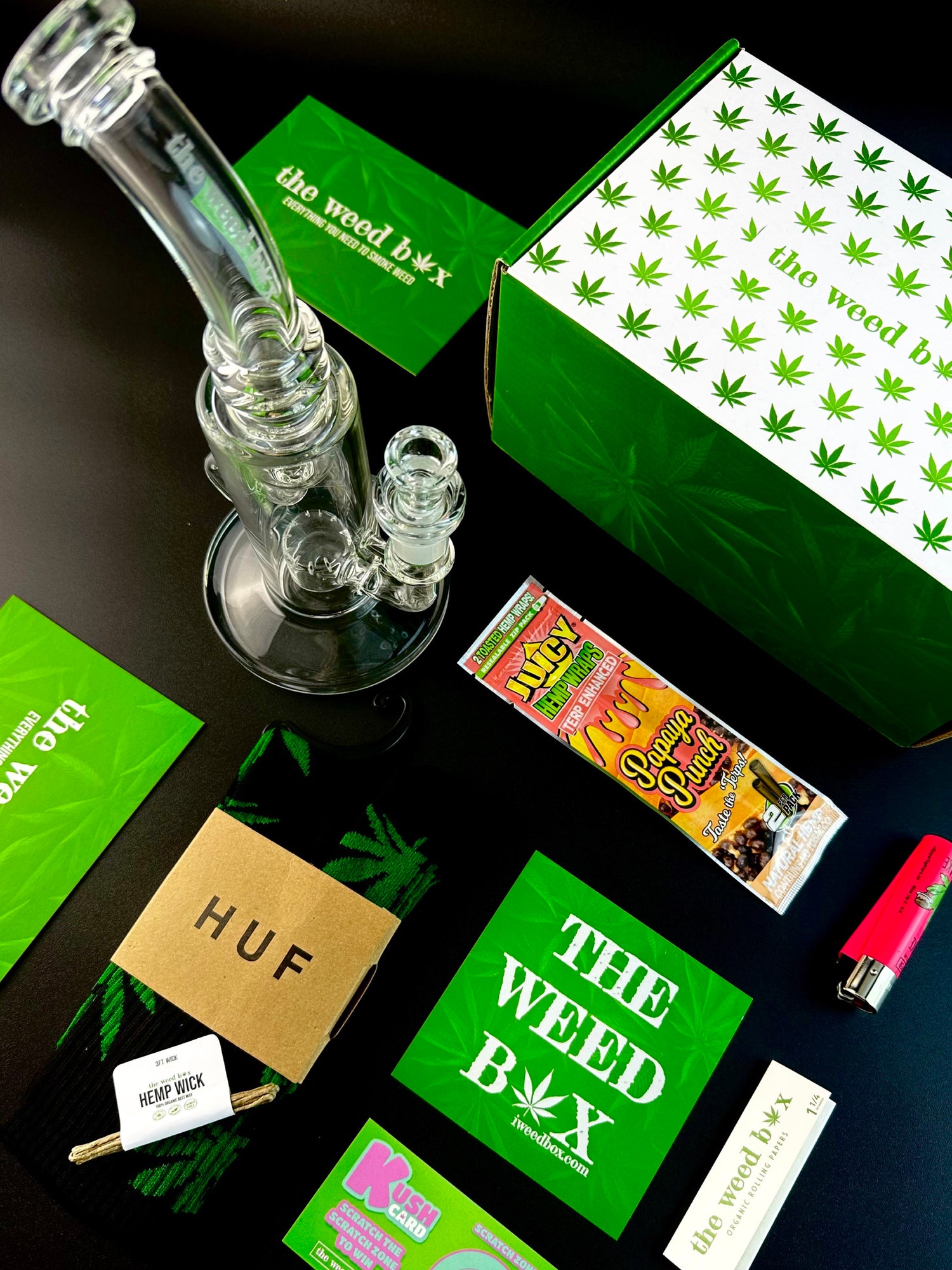 6 Essential Cannabis Accessories That are Must Have in A Smoking Box